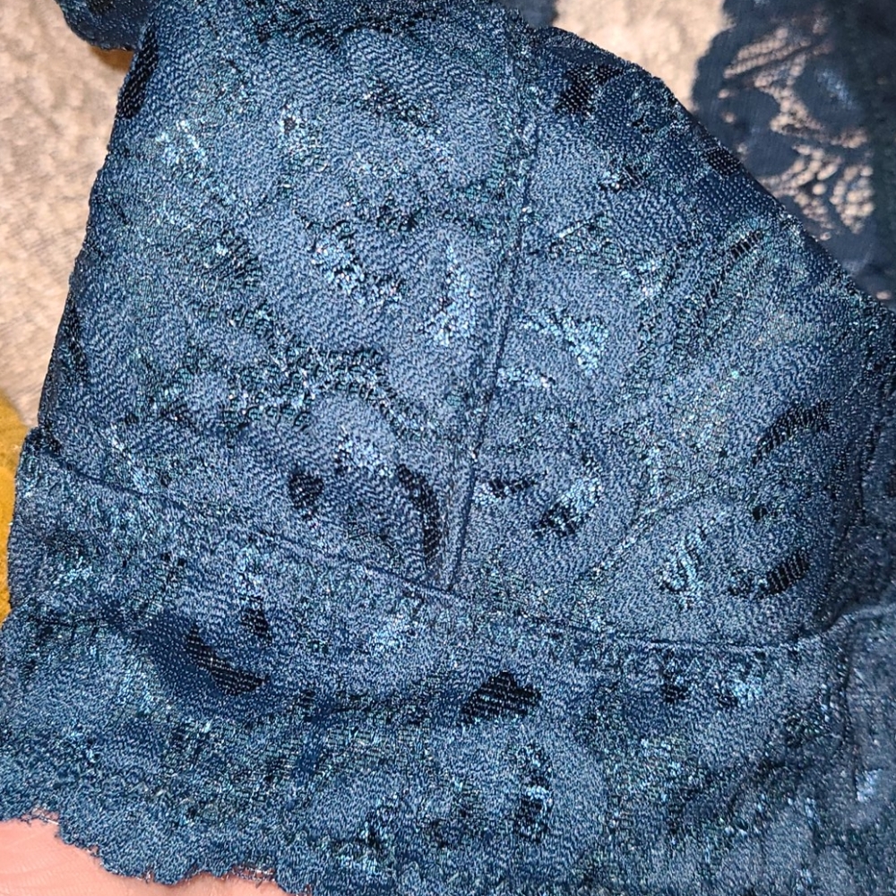 2 Bralettes - image 4